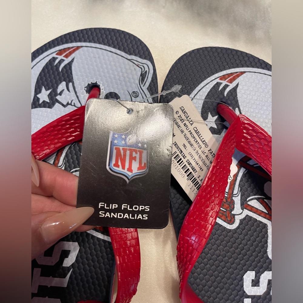 Flip Flops - Picture 2 of 6